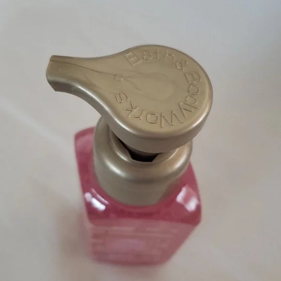 🥳3/20🥳  Bath & Body Works COZY CASHMERE - Foaming Hand soap - Picture 5 of 5